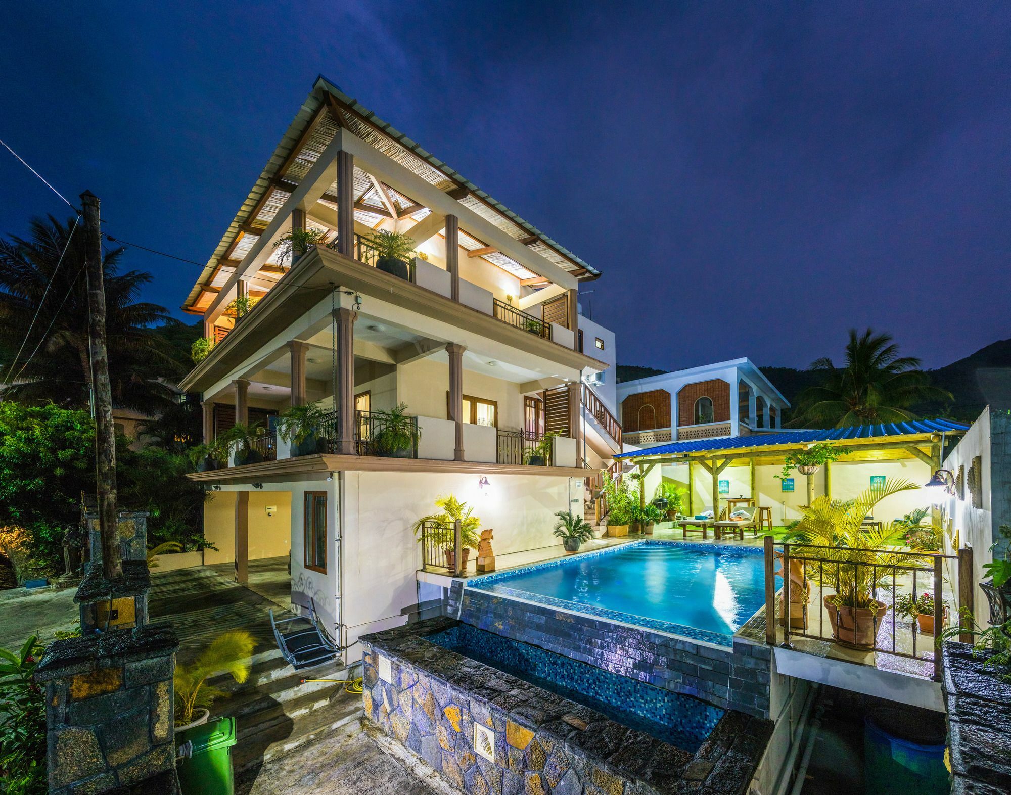 Blue Pearl Apartment *